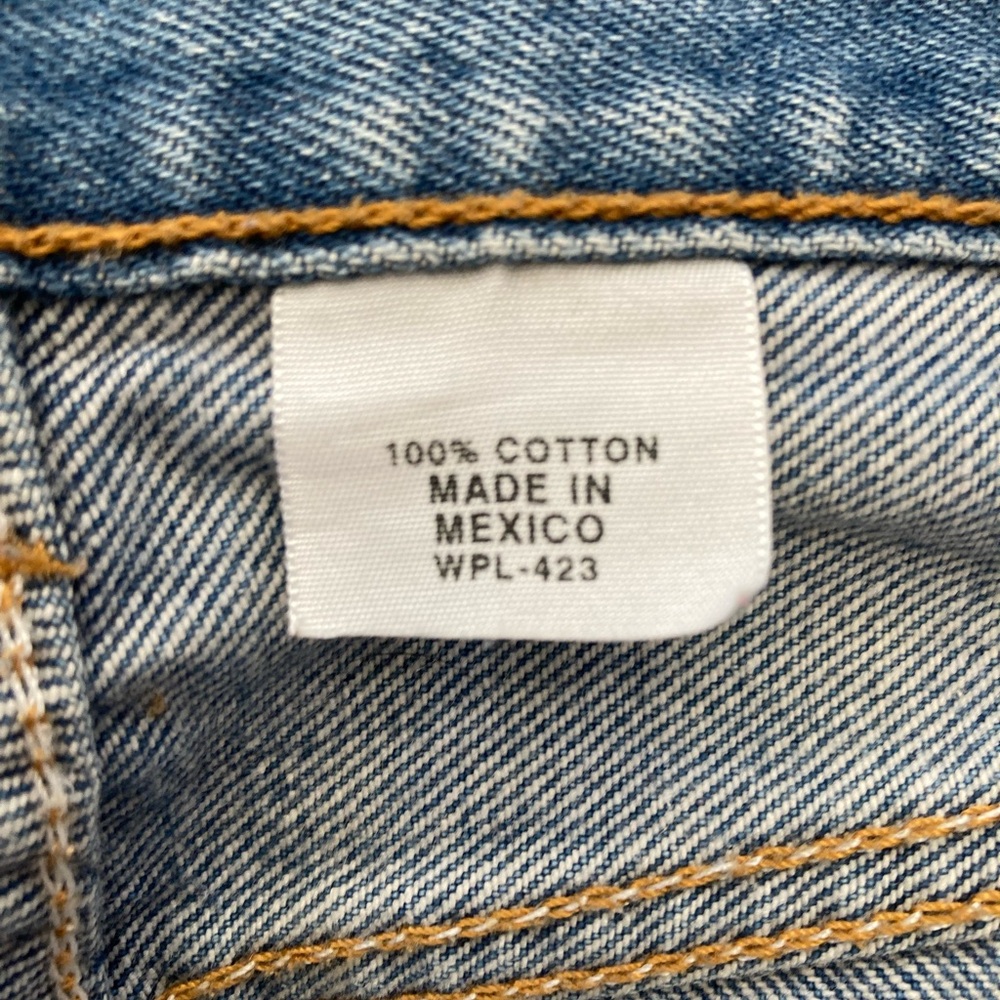 Vintage Levi's Women's High Rise Jeans - Classic Blue - Picture 10 of 15